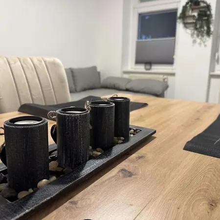 Moderne Direkt Am Bahnhof Gelegen Apartment
