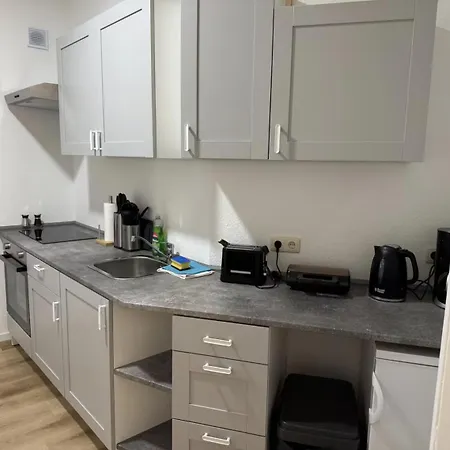 Moderne Direkt Am Bahnhof Gelegen Apartment *